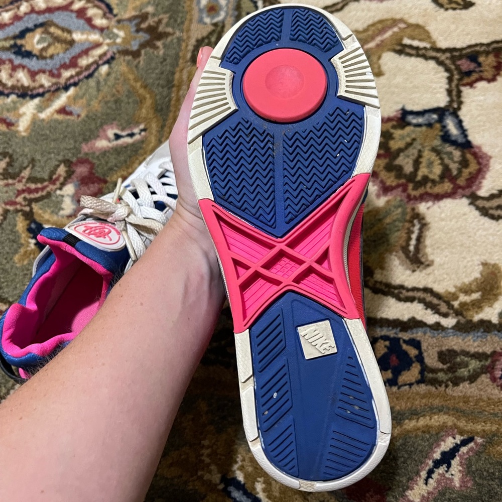 Vintage Women’s Hot Pink Blue & White Nike Shoes Size 7.5 - Picture 13 of 17